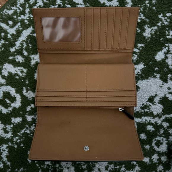 Fossil Black and Tan Leather Wallet - Picture 3 of 7